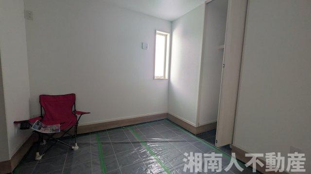 藤沢市片瀬４丁目１０－１９新築戸建ての洋室|ゆったりした洋室です