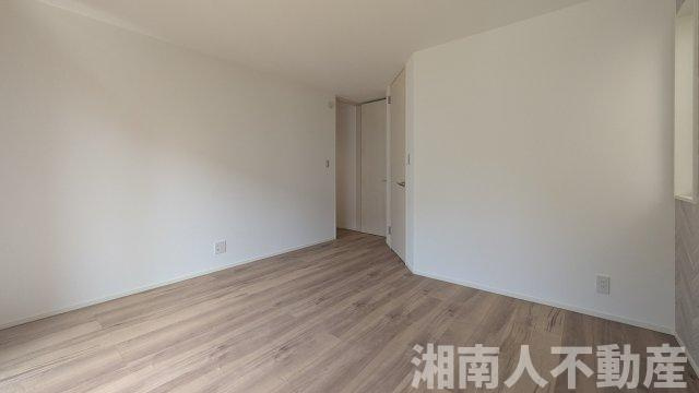 藤沢市片瀬４丁目１０－１９新築戸建ての洋室|個人の部屋や寝室として使える洋室です