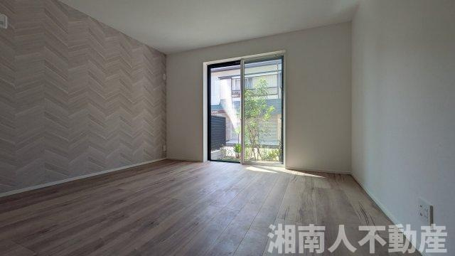 藤沢市片瀬４丁目１０－１９新築戸建ての洋室|スタンダードな洋室です