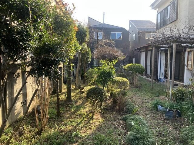 ひばりが丘１丁目貸家の庭