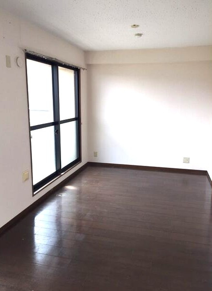 桃山ガーデンヒルズの居間・リビング