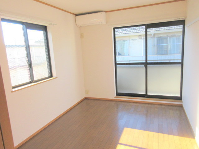 メゾンシャルムの居間・リビング