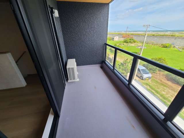 ライズエステシアC号室のバルコニー