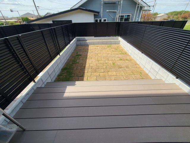 ライズエステシアC号室の庭