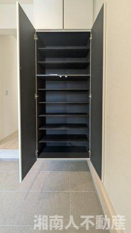 藤沢市片瀬４丁目２２１６－６０新築戸建ての洋室|落ち着いた色調の洋室です