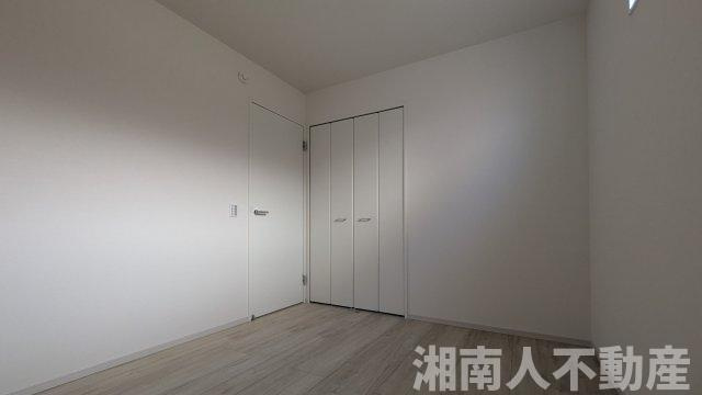 藤沢市片瀬４丁目２２１６－６０新築戸建ての洋室|広々とした洋室です