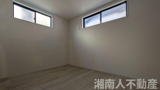 藤沢市片瀬４丁目２２１６－６０新築戸建ての洋室|きれいな洋室です