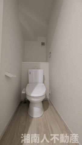 藤沢市片瀬４丁目２２１６－６０新築戸建てのトイレ|落ち着いたトイレです