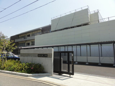 青梅市立第二小学校まで1357m