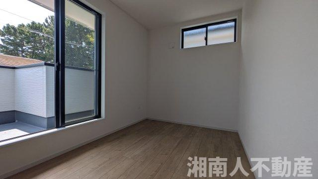 藤沢市片瀬４丁目２２１６－６０新築戸建ての洋室|使い勝手のいい洋室です