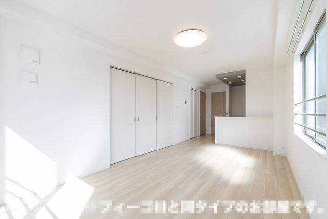 ローレル　東向島の居間・リビング