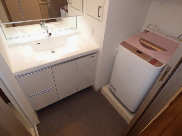 パークアクシス大阪新町の独立洗面台