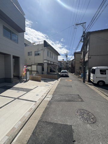足立区小台２丁目新築戸建（借地権）の前面道路含む現地写真