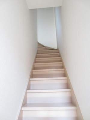 【玄関】 | ベルフォート | 階段部分 