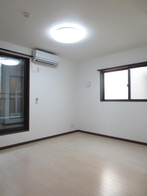 【寝室】 | ベルフォート | 白が基調となった明るいお部屋 