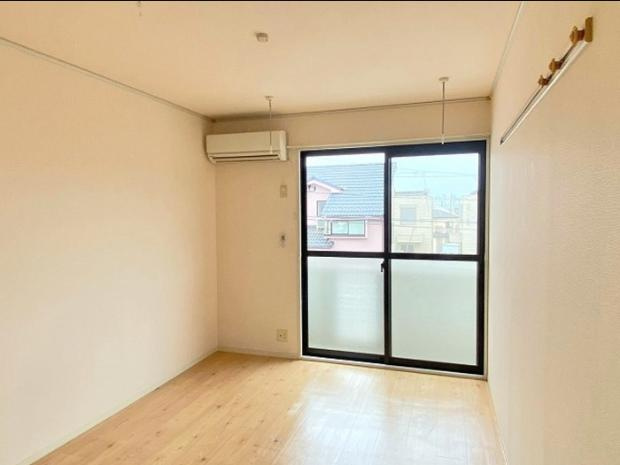 フレグランスサエラの居間・リビング