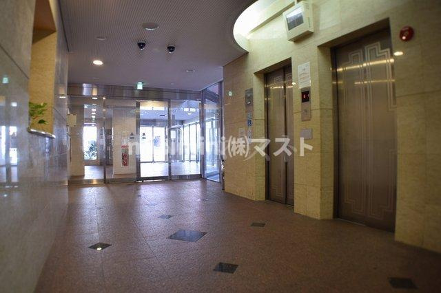 エルセレーノ九条のロビー