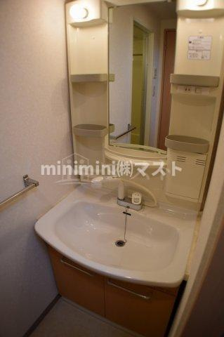 エルセレーノ九条の洗面所