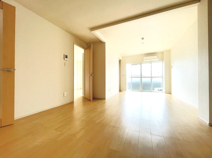 シティーハイツ浜崎A【キャッシュバック対象物件】の居間・リビング|リビングです