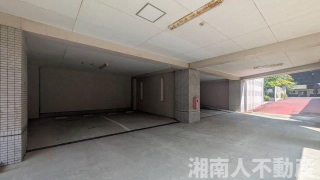 湘南タワーズの駐車場|駐車スペースもあります