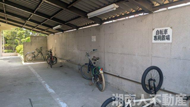 湘南タワーズの駐輪場