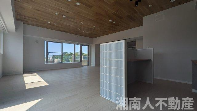 湘南タワーズのトイレ|落ち着いた色調のトイレです