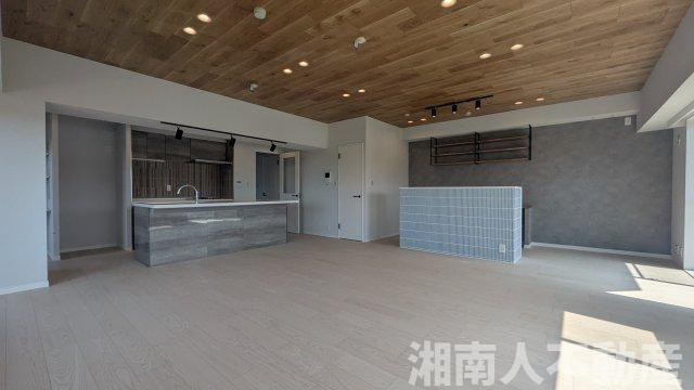 湘南タワーズの居間・リビング|おしゃれなリビングです