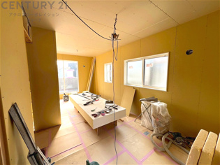 子供部屋…創造性や成長を促す遊びの空間を提供。学習や趣味に集中できる環境を整えます。個別のプライベートスペースは自己表現と自立心を育み、心地よい睡眠環境を整えリラックスできる場所を提供。