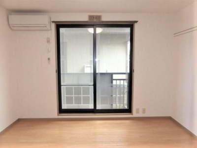 【居間・リビング】 | ビーライン原市 | 洋室