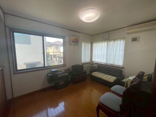 四条畷市田原台9丁目の洋室