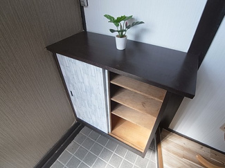 【玄関】 | 玄関には靴箱も有ります