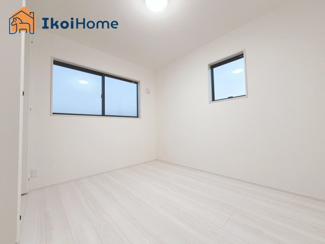 明石市魚住町西岡21期　新築戸建の寝室|【ホームページに現地動画掲載中】●年中無休：当日予約可●全室２面採光で明るいです