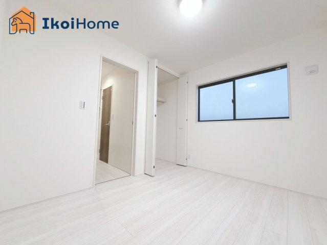 明石市魚住町西岡21期　新築戸建の内装|【ホームページに現地動画掲載中】●年中無休：当日予約可●洋室には大きな収納あり！