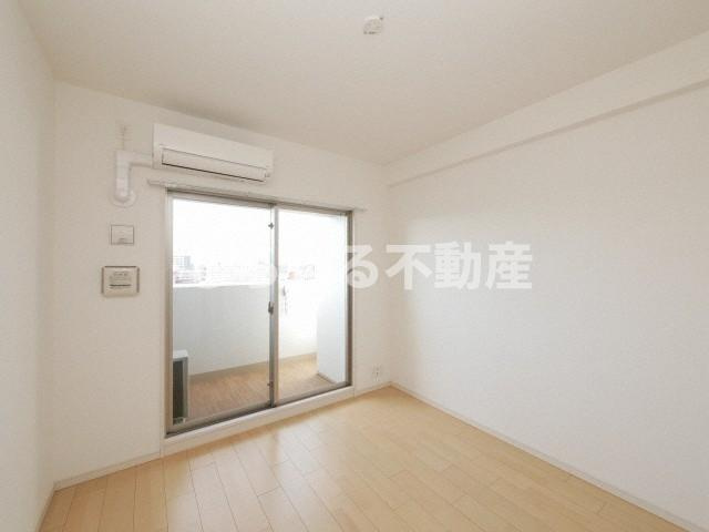 アドバンス大阪グロウスIIの居間・リビング