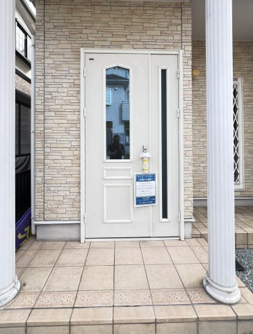 橿原市石原田町の玄関