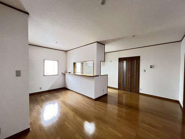 橿原市石原田町の居間・リビング|LDK17.5帖　広々としています。