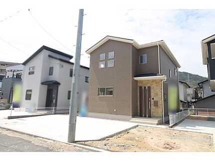 安芸郡熊野町東山　新築一戸建ての外観
