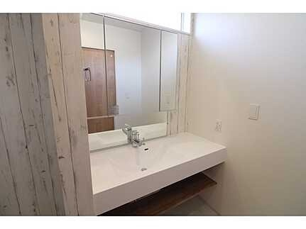 安芸郡熊野町東山　新築一戸建ての独立洗面台