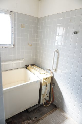 野崎マンションの浴室