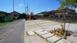 【前面道路含む現地写真】