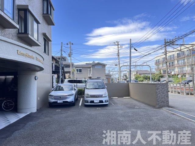 ライオンズマンション片瀬江ノ島第2の駐車場|カースペースがあります