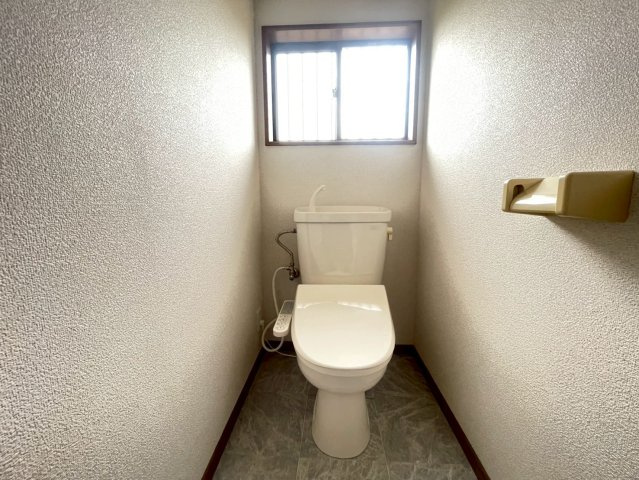 茂原市六ツ野戸建てのトイレ