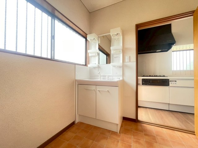 茂原市六ツ野戸建ての独立洗面台