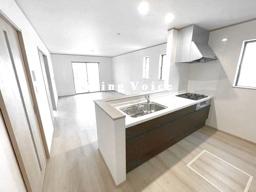 【居間・リビング】 | 【仲介手数料０円】相模原市南区西大沼3丁目　新築一戸建て　全2棟 | 相模原市南区西大沼3丁目　新築一戸建て　全2棟