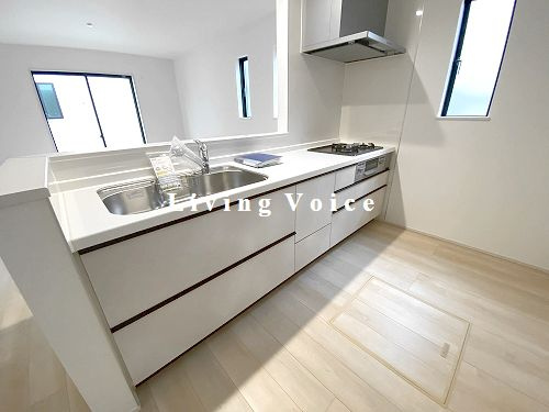 【居間・リビング】 | 【仲介手数料０円】相模原市南区西大沼3丁目　新築一戸建て　全2棟 | 相模原市南区西大沼3丁目　新築一戸建て　全2棟