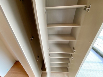 【玄関】 | メゾンクアトロ