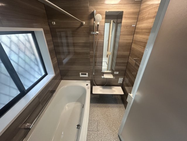 大門　戸建の浴室|1坪サイズ、浴室換気乾燥暖房機付きです。