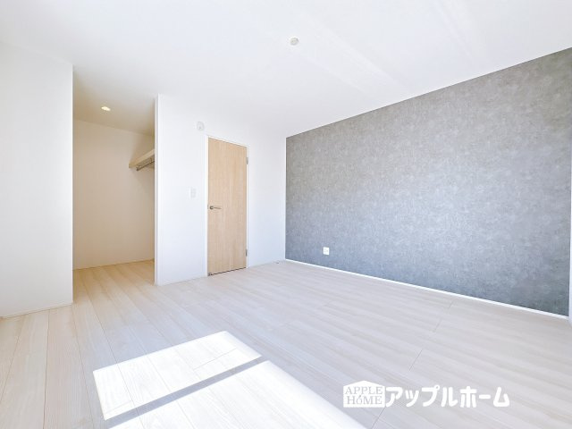 【新築住宅】小川町小川 全2棟の洋室|２階居室は全室収納あり！たっぷりある収納活用でお部屋もキレイを保てます♪