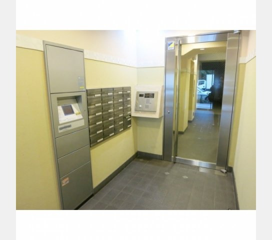 池之端加茂ビルAのエントランス