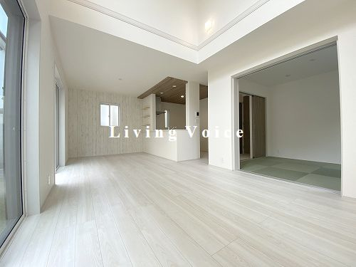 【居間・リビング】 | 【仲介手数料０円】平塚市横内　新築一戸建て